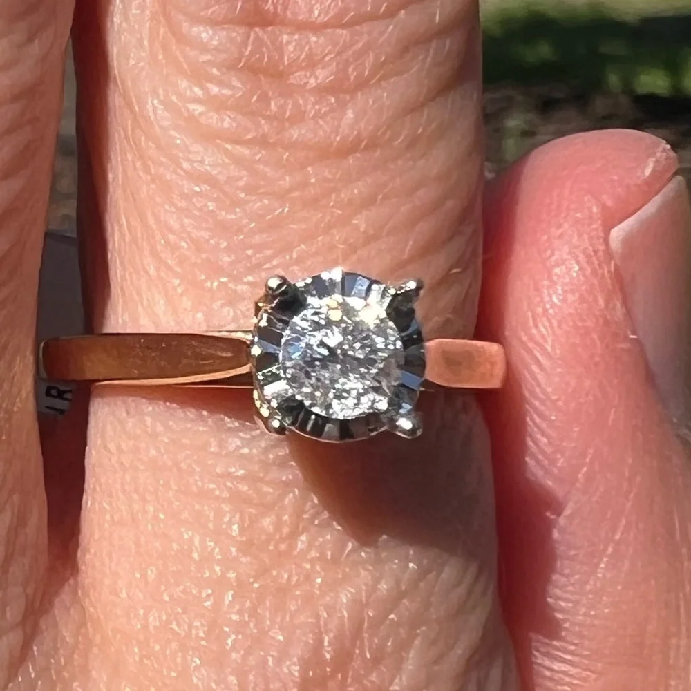 10K yellow gold 1/2 Carat T.W. Round Diamond Solitaire Ring size 7 - Picture 5 of 15